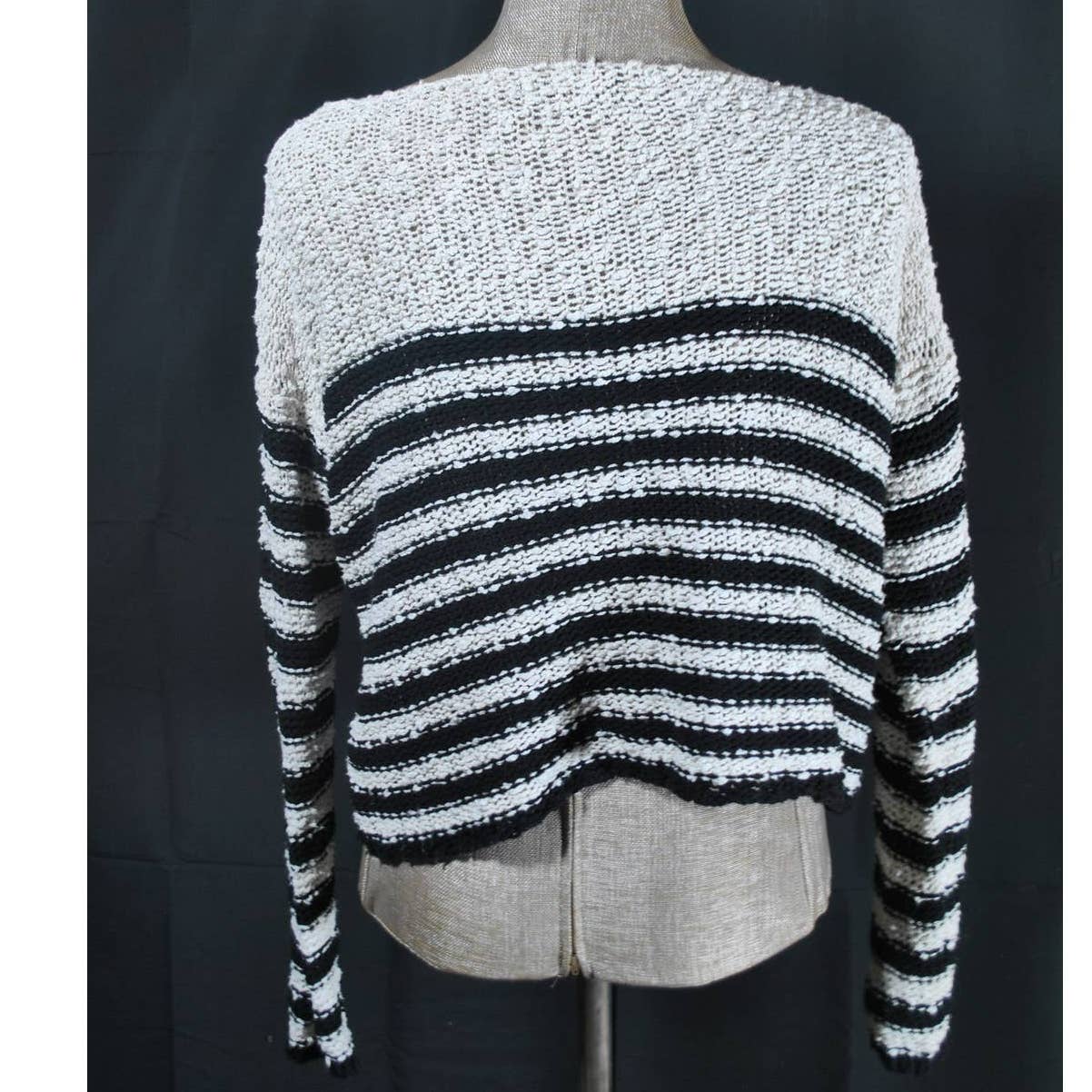Brandy Melville long sleeve, knit top, v-neck, Gray One Size